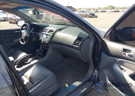 2005 Honda Accord 3.0 Ex z USA, uszkodzony, nr VIN 1HGCM66575A049061